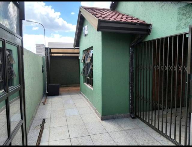3 BEDROOM HOUSE FOR SALE IN PROTEA GLEN